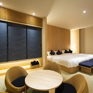 2* Hôtel capsule Firstcabin Nijojo